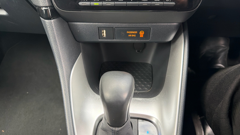 Toyota Yaris 1.5 Hybrid Design 5dr CVT Hybrid Hatchback